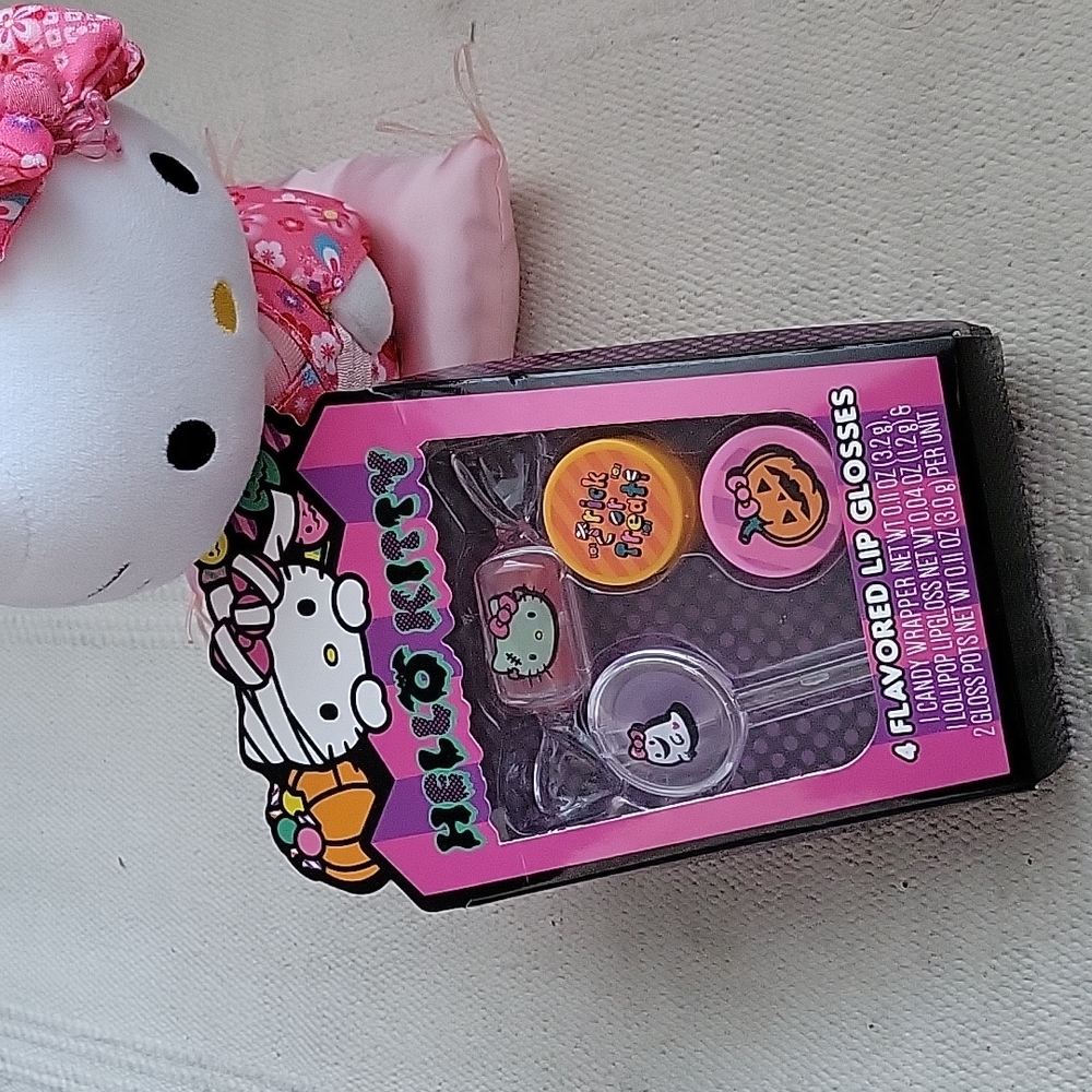 🎆HOST PICK🎆 NEW!! Hello Kitty lip gloss set